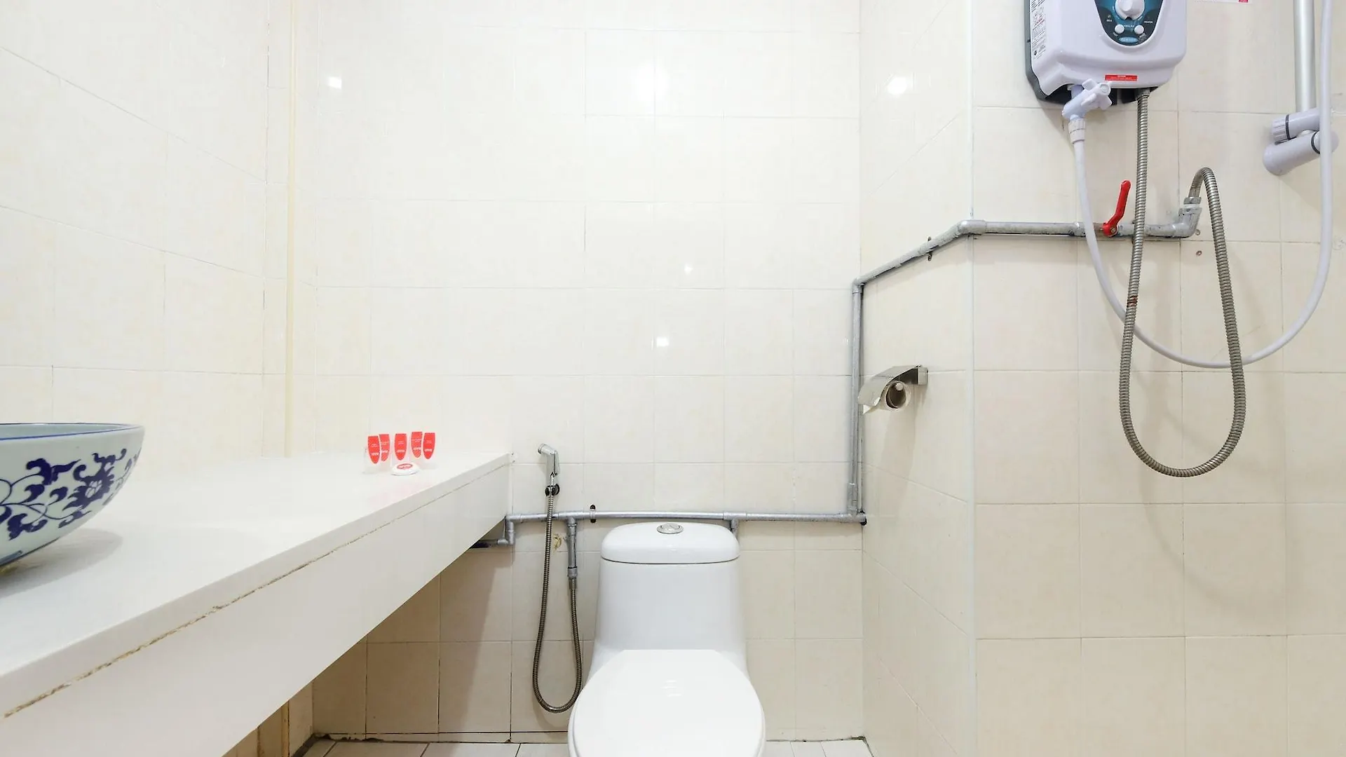 Y Hotel Kota Kinabalu 2*,