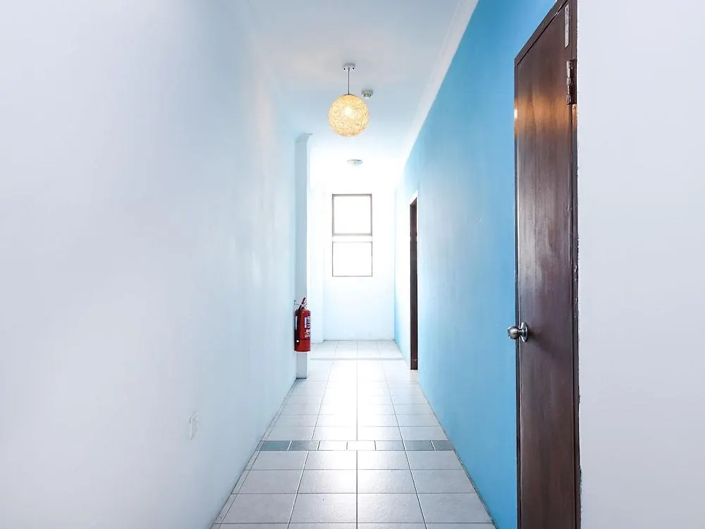 Y Hotel Kota Kinabalu 2*,