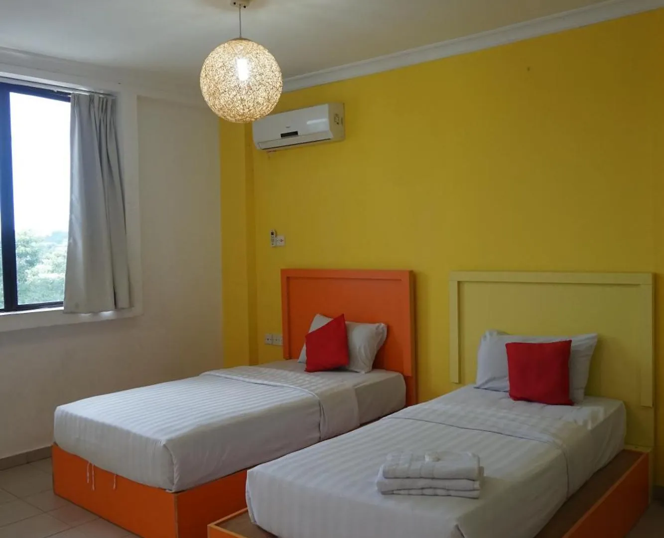 Y Hotel Kota Kinabalu 2*,