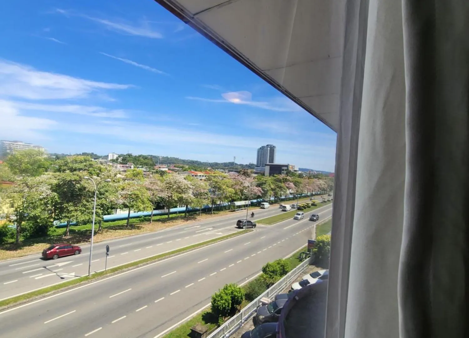 Y Hotel Kota Kinabalu 2*,